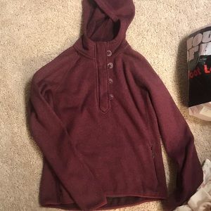 Burgundy North Face pullover/thick sweatshirt